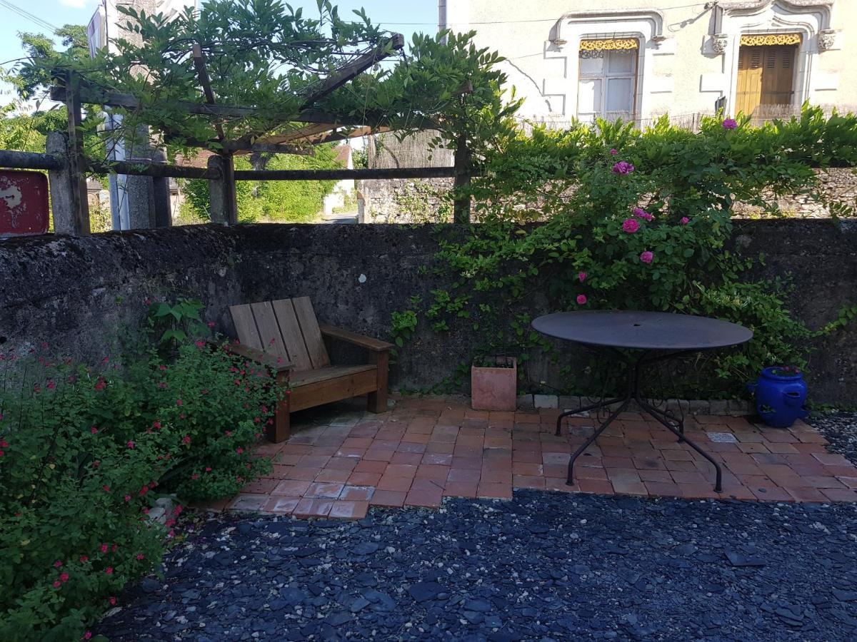 L'Intervalle Des 18 Chateaux Saint-Georges-sur-Cher Exterior foto